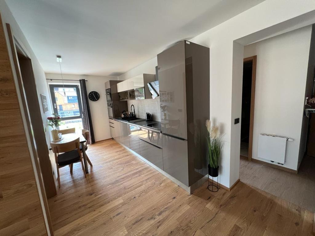 Luxusni Apartman Grand V Centru Harrachova Se Soukromou Mega Terasou, S Privatnim Parkovanim Zdarma, S Moznosti Dobijeni Wallbox Ev A Vyhledem Na Harrachovsky Kostelicek Екстер'єр фото
